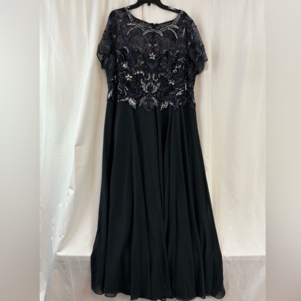 XSCAPE Women's Charcoal Beaded Chiffon Short Sleeve Formal Gown NWT - Picture 7 of 17